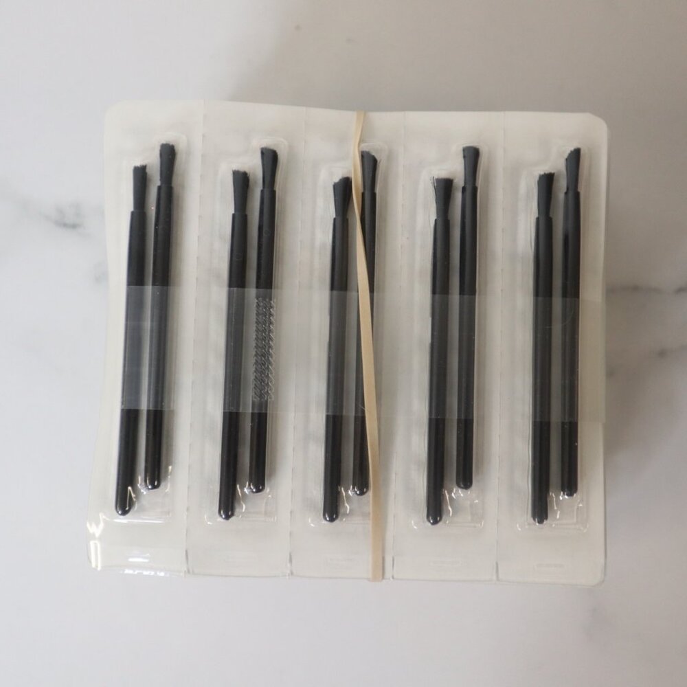 DG-73 Pack of 120 Disposable Sealed Lip Applicator Brushes